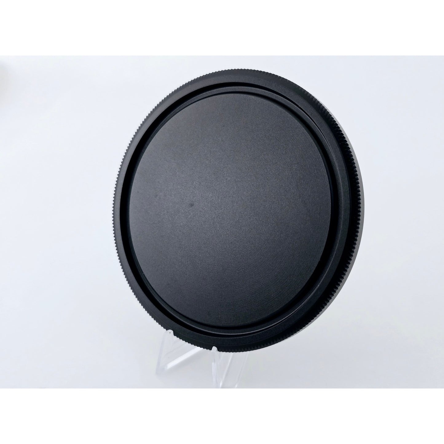 [Pre-owned] Olympus Classic OM 72mm Metal Screw-in Front Lens Cap — Top MINT — Japan #4606