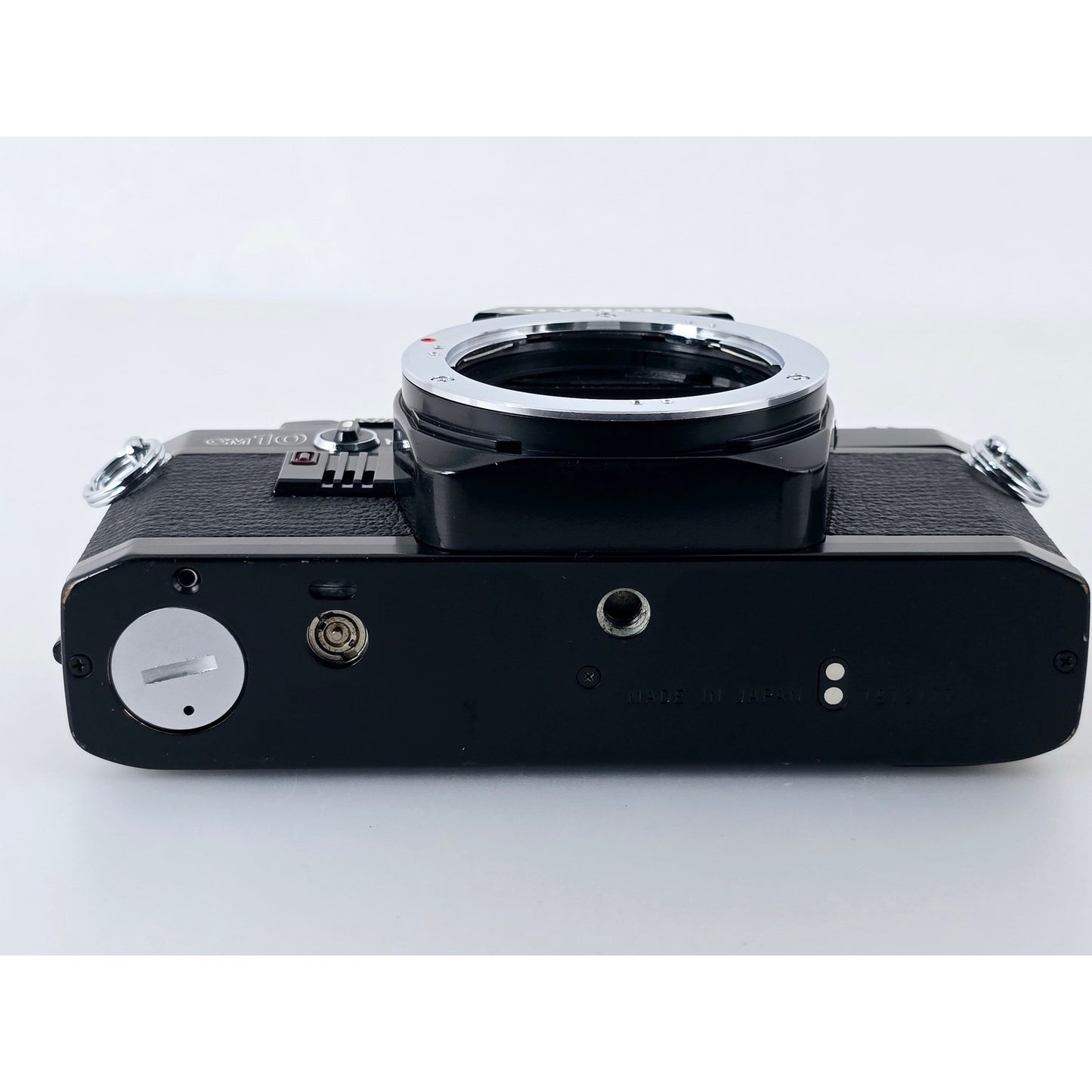 [Pre-owned] Olympus OM10 SLR 35mm Film Camera (Body Only) — Near MINT — Japan #5162