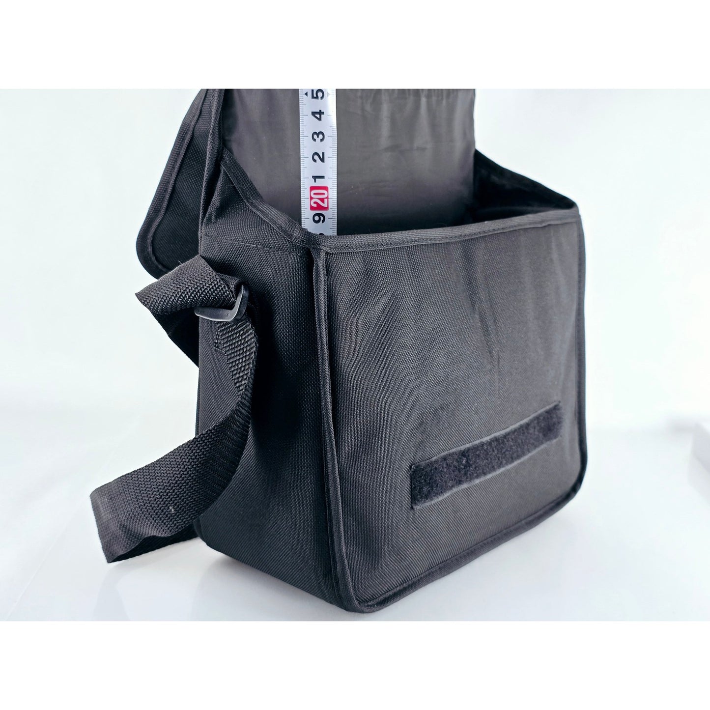 [Pre-owned] Canon EOS Camera Lens Shoulder Bag Genuine Black — Near MINT — Japan #3863