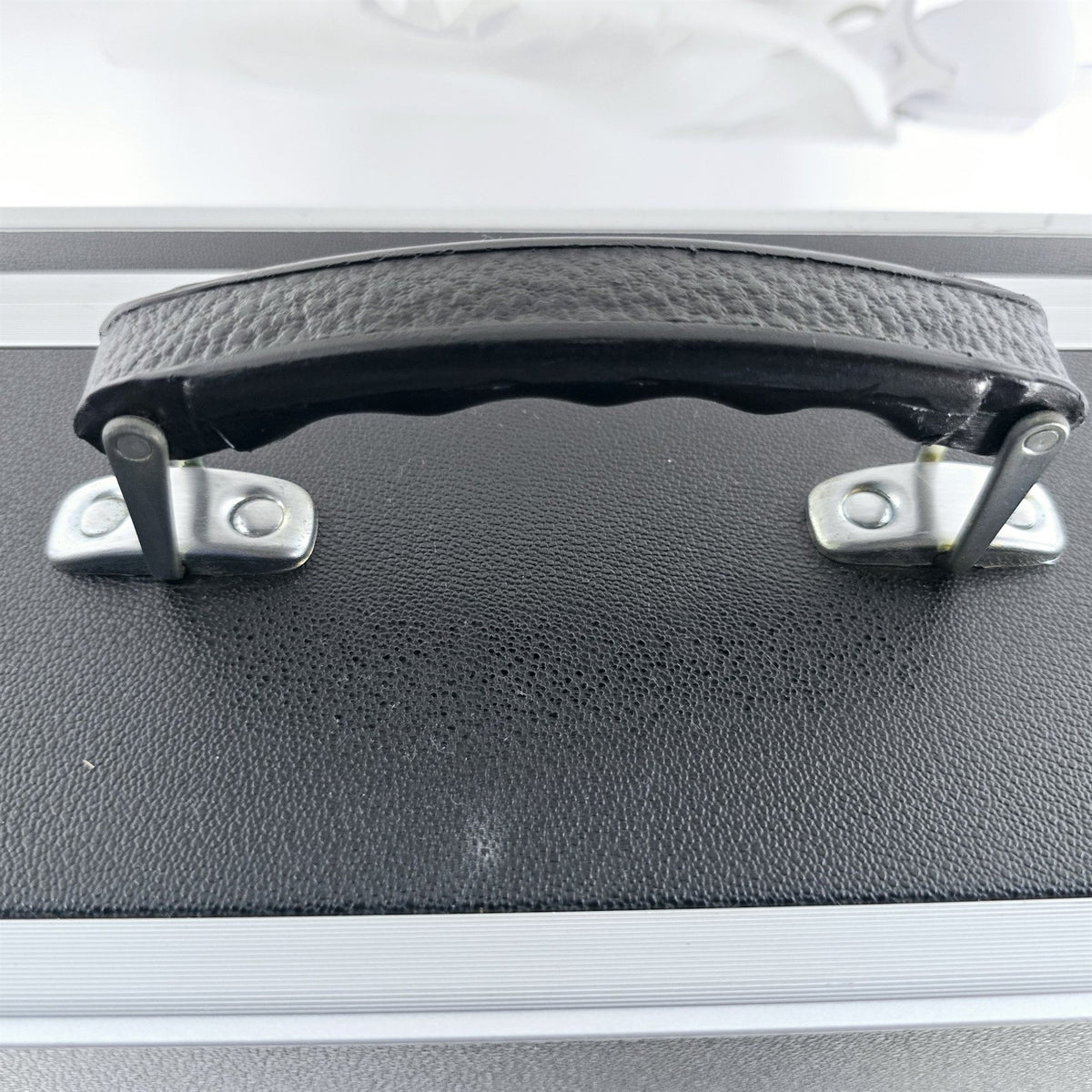 [Pre-owned] Hasselblad Hard Camera Storage Case (Medium, No Key) — Near Mint — Japan #5502