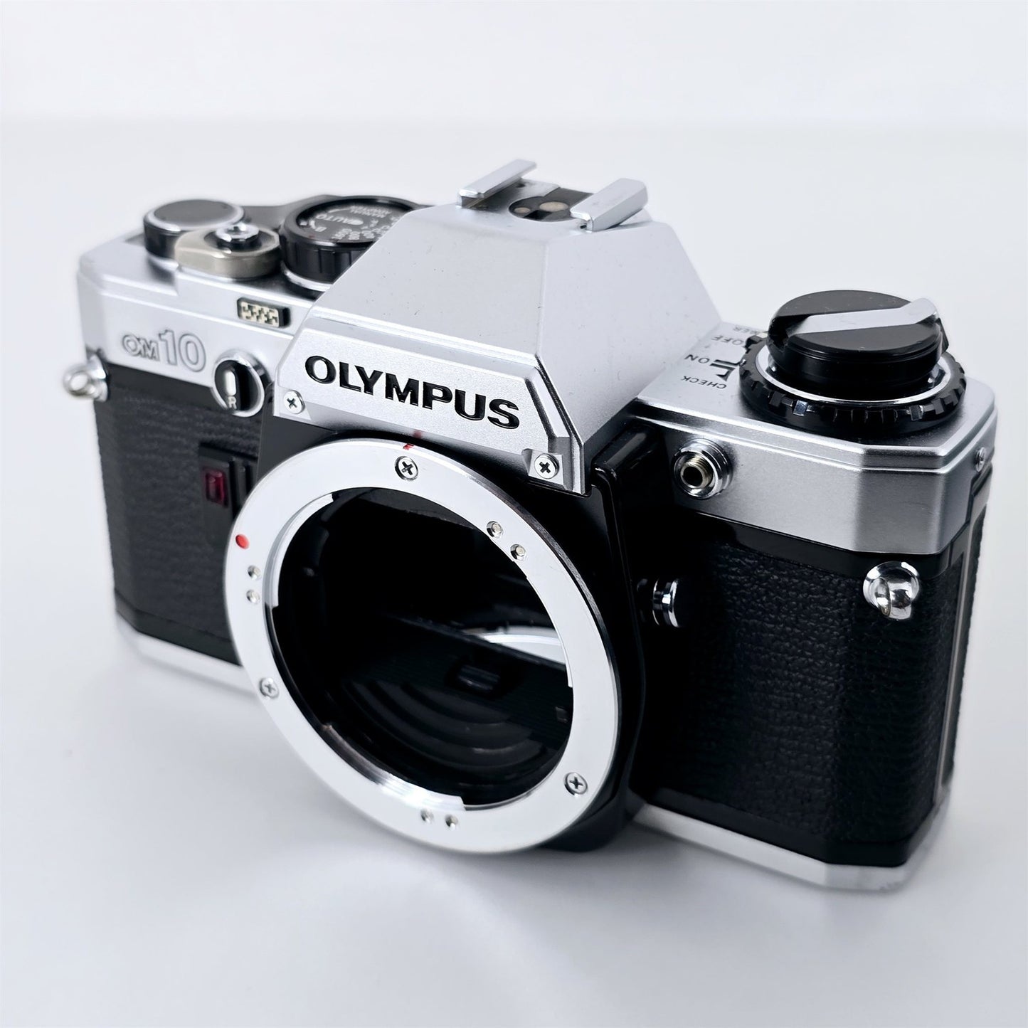 [Pre-owned] Olympus OM10 35mm SLR Film Camera Body — Near Mint — Japan #5246