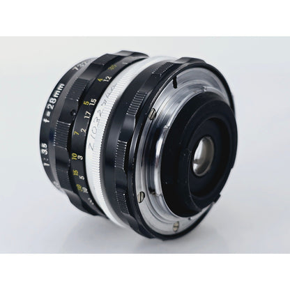 [Pre-owned] Nikon Nikkor-H Auto 28mm F3.5 Non-Ai MF Lens — Near MINT — Japan #2624