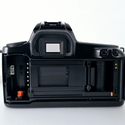 [Pre-owned] Canon EOS 1000 QD 35mm AF SLR Film Camera Body — Near Mint+++ — Japan #5208