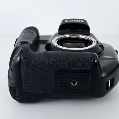 [Pre-owned] Canon EOS 5 QD (A2 / A2E) 35mm Film Camera w/ VG10 Grip — Mint — Japan #5759