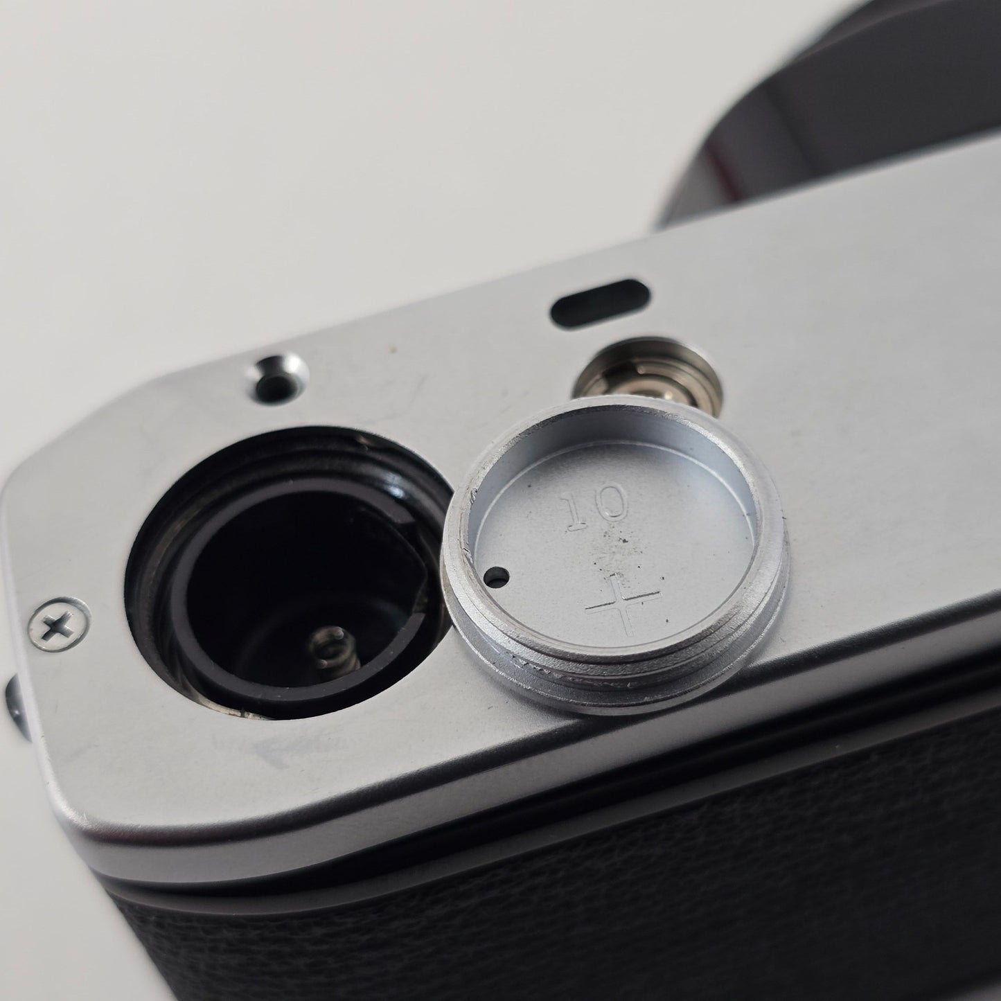 [Pre-owned] Olympus OM10 SLR 35mm Film Camera (Body Only) — Near MINT+++ — Japan #4360
