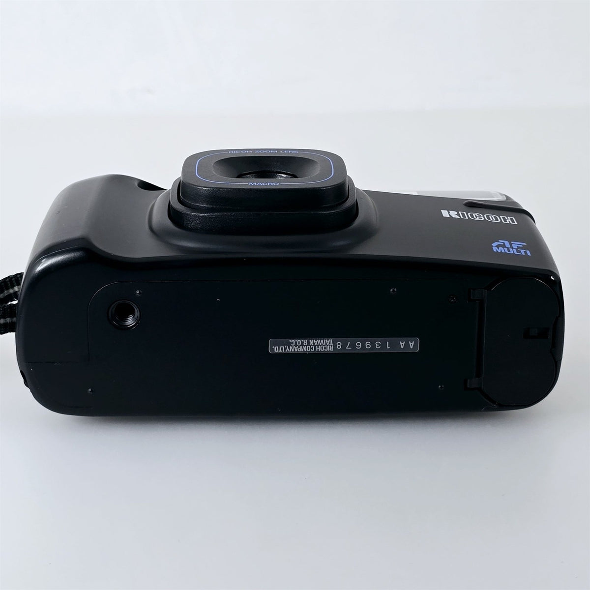 [Pre-owned] Ricoh RZ-780 Date Point & Shoot 35mm Film Camera (Black) — Mint — Japan #5805