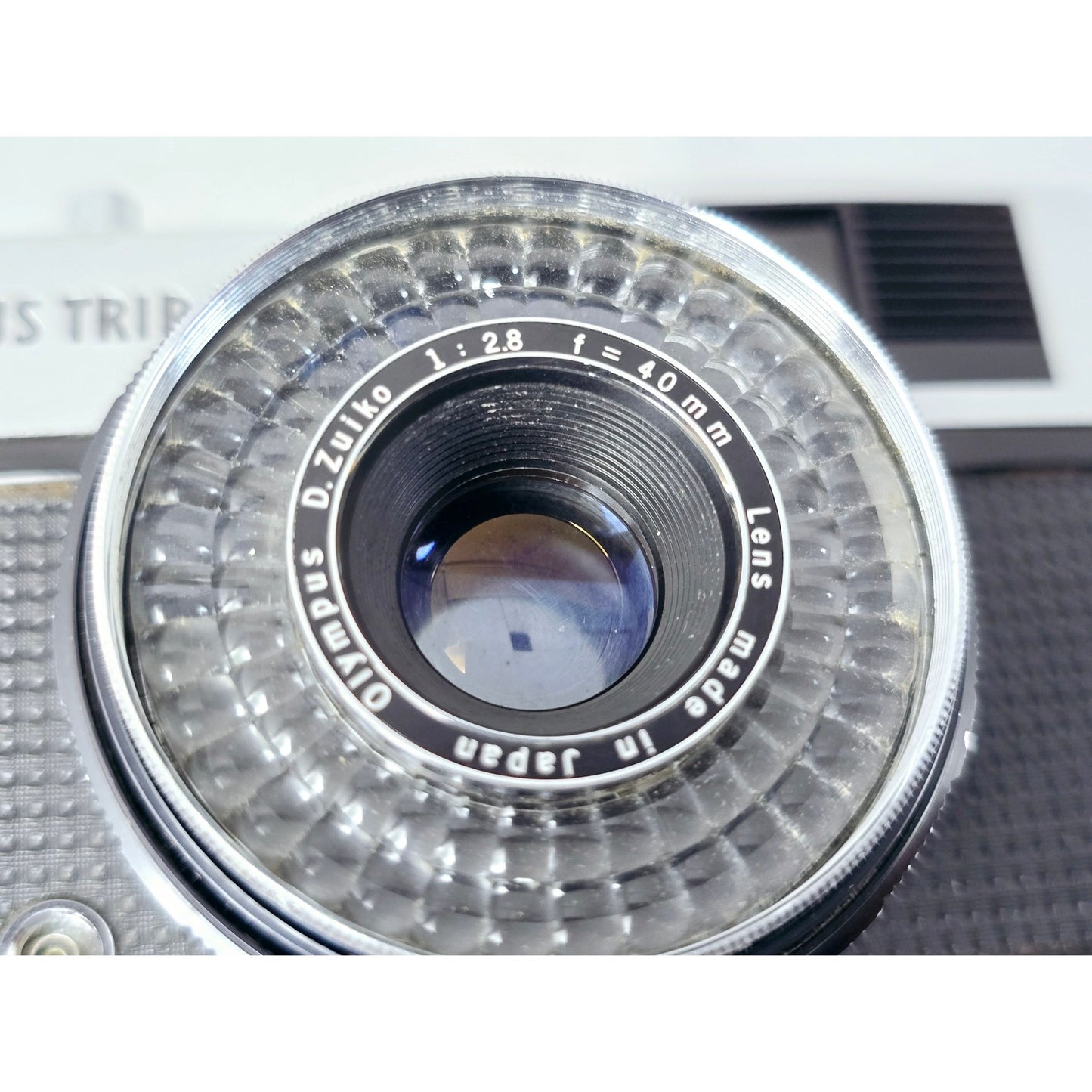 [Pre-owned] Olympus Trip 35 Point & Shoot 35mm Film Camera — Near MINT — Japan #3179