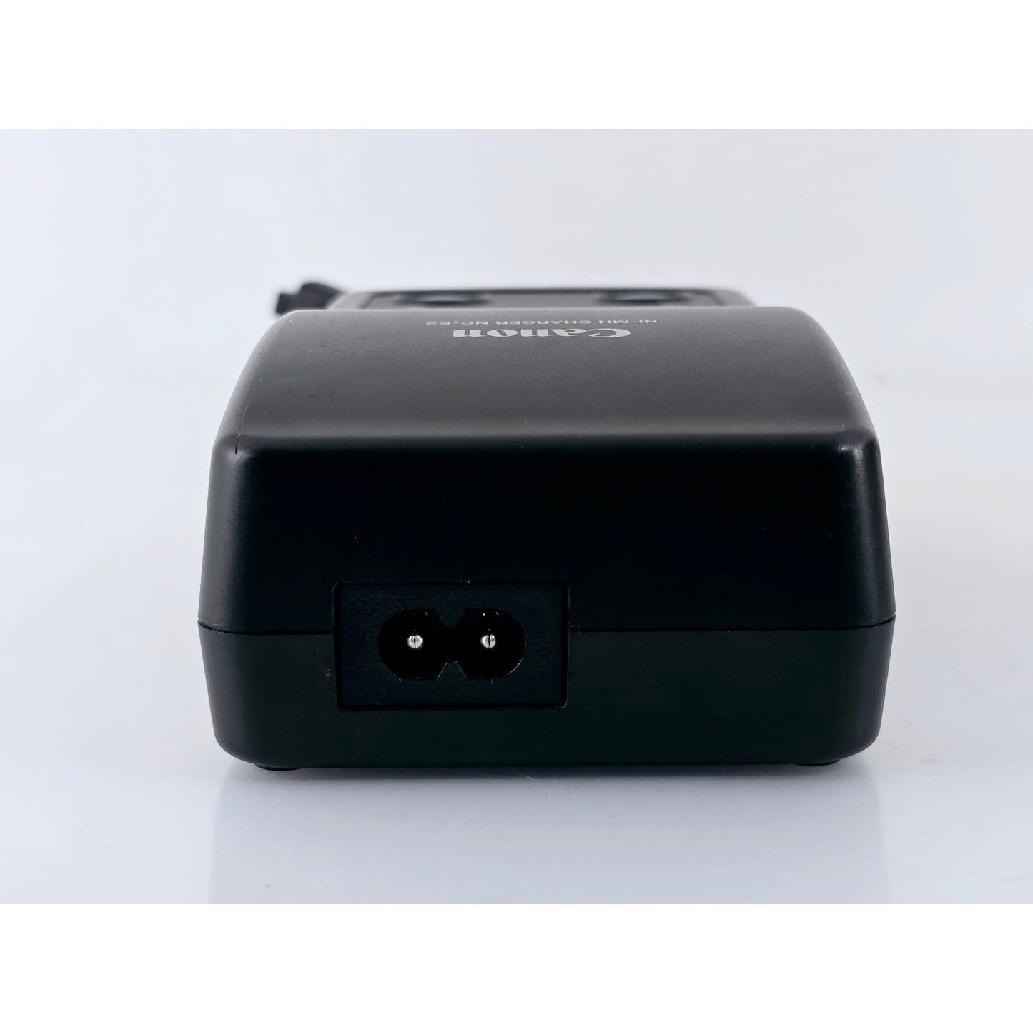 [Pre-owned] Genuine Canon Ni-MH Charger NC-E2 — Near MINT — Japan #4205
