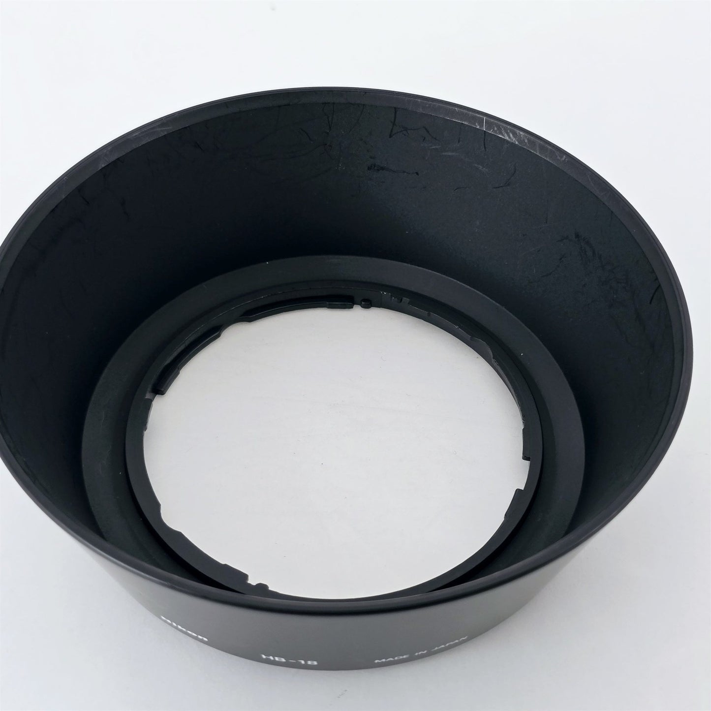 [Pre-owned] Nikon HB-18 Bayonet Lens Hood for AF 28-105mm f/3.5-4.5D — Near Mint — Japan #5378
