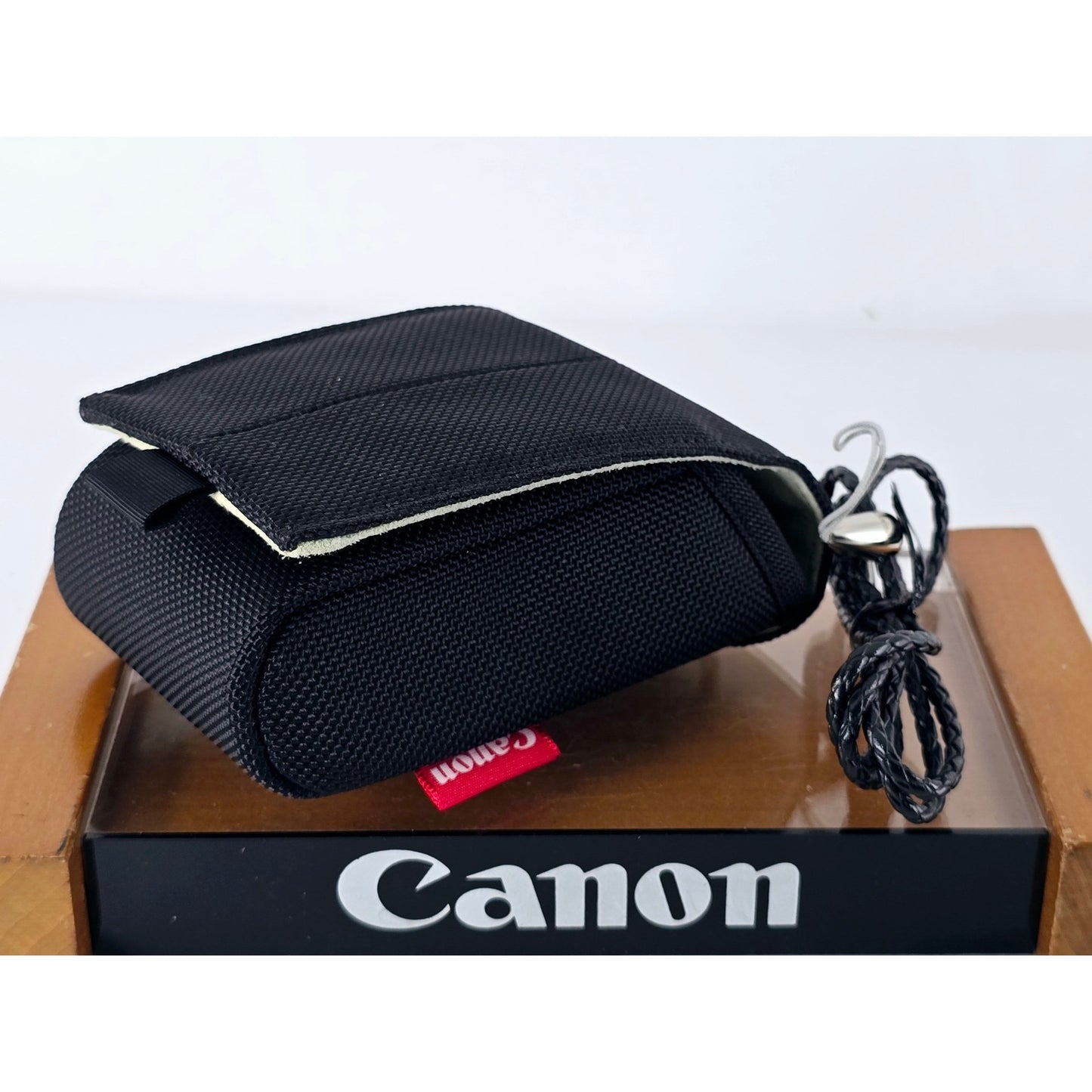 [Pre-owned] Canon IXY Digital Camera Case Black with Strap (Genuine) — Top MINT — Japan #4655