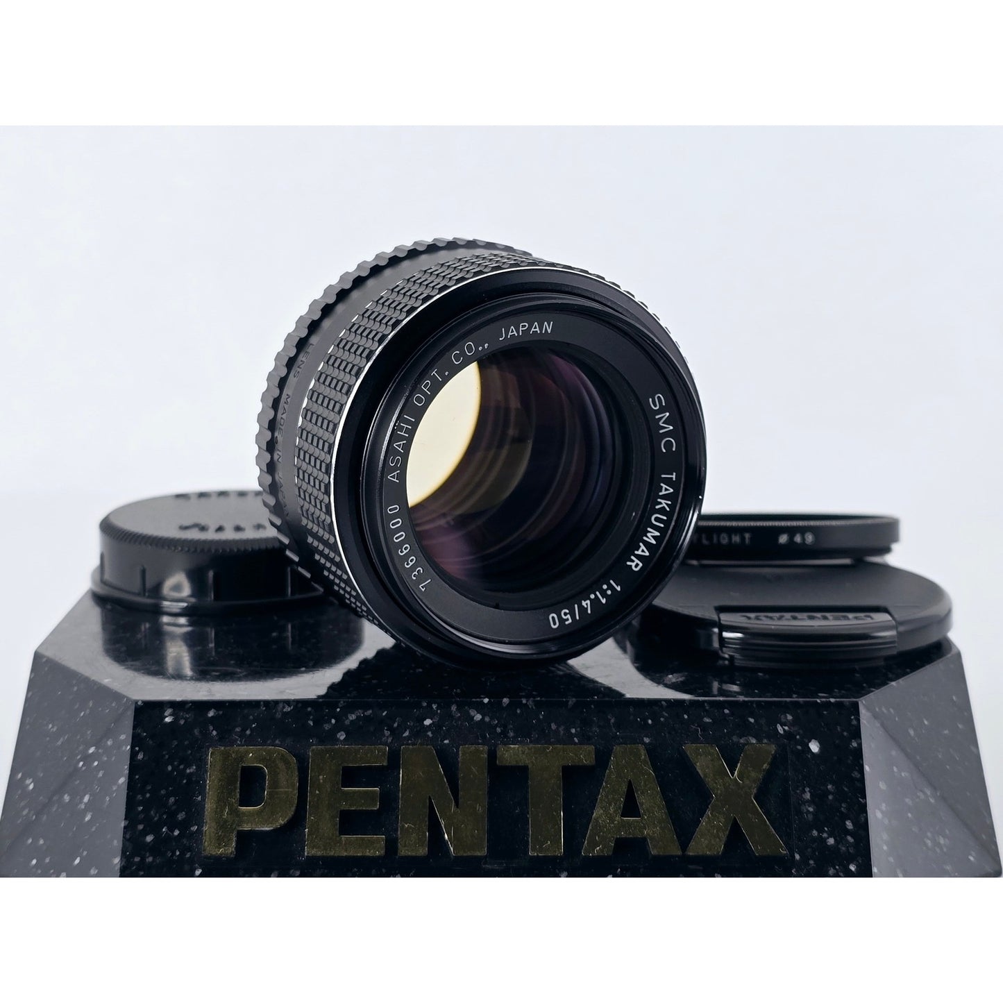 [Pre-owned] Pentax SMC Takumar 50mm F1.4 MF Lens M42 — Near MINT — Japan #4755