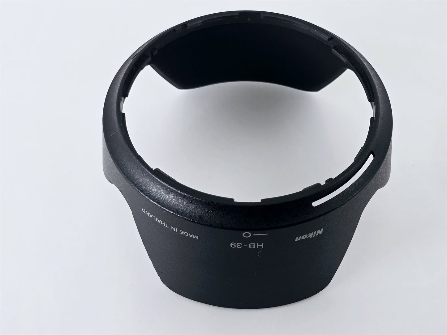 [Pre-owned] Nikon HB-39 Bayonet Lens Hood for 16-85mm / 18-300mm — Near MINT+++ — Japan #5232
