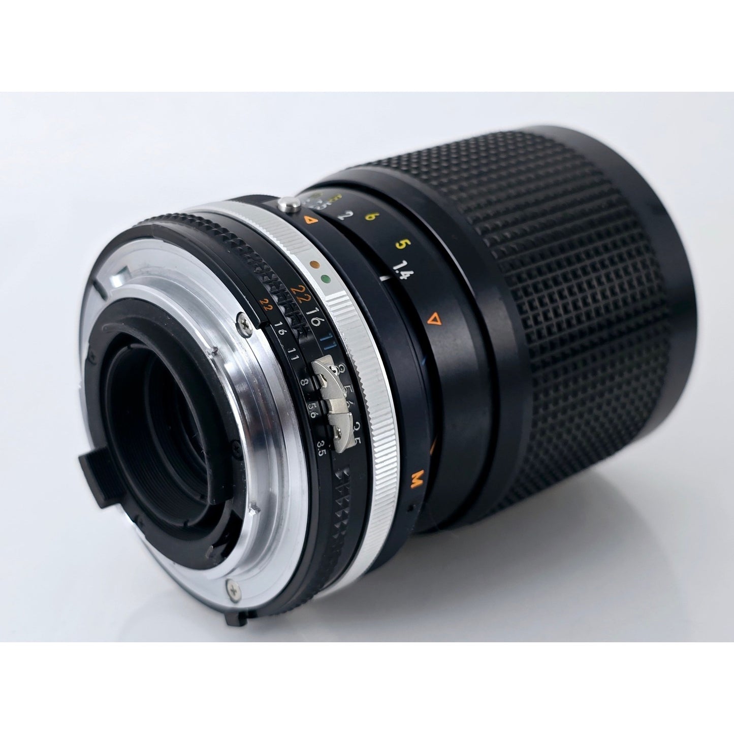 [Pre-owned] Nikon Ai-s Zoom Nikkor 35-105mm F3.5-4.5 MF Lens — Near MINT — Japan #2675