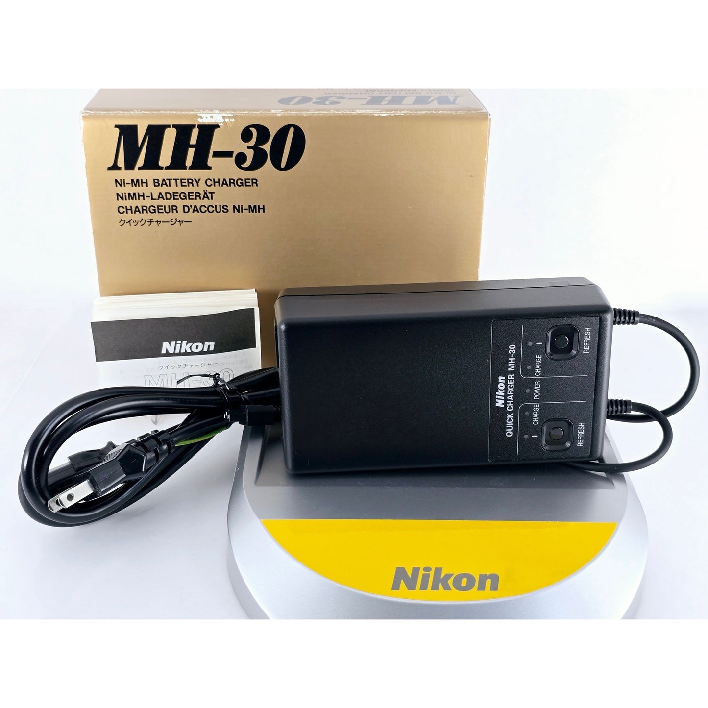 [Pre-owned] Nikon MH-30 Ni-MH Battery Charger for F5 — MINT — Japan #3896