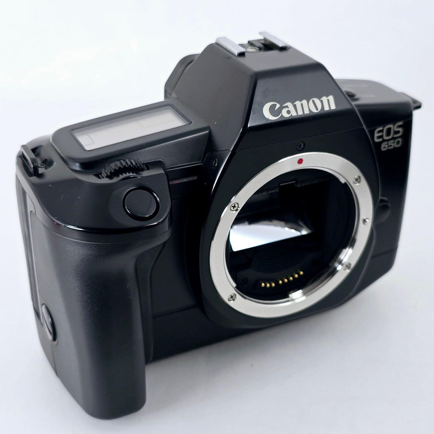 [Pre-owned] Canon EOS 650 AF 35mm Film SLR Camera Body — MINT — Japan #4218