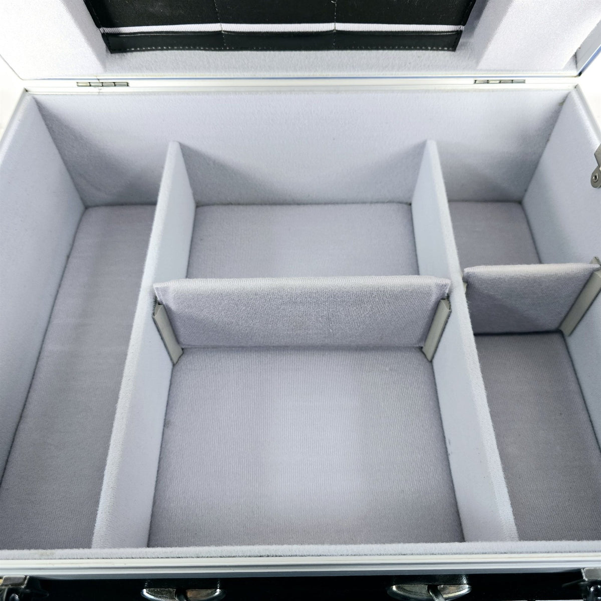 [Pre-owned] Hasselblad Hard Camera Storage Case (Medium, No Key) — Near Mint — Japan #5502