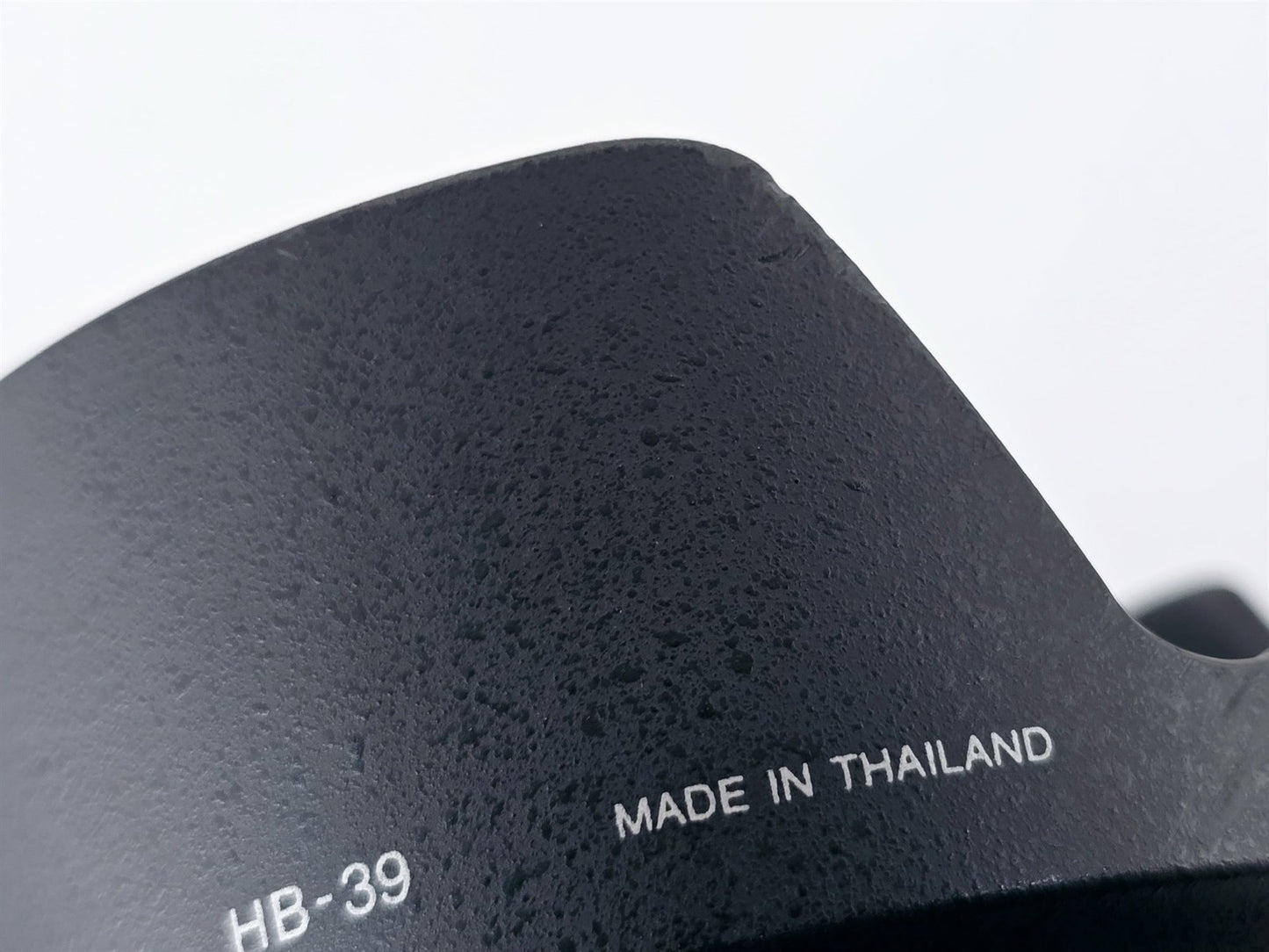 [Pre-owned] Nikon HB-39 Bayonet Lens Hood for 16-85mm / 18-300mm — Near MINT+++ — Japan #5232