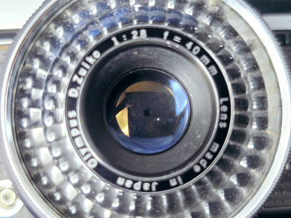 Red Flag OK🌸[Near MINT] Olympus Trip 35 Point & Shoot 35mm Film Camera Japan