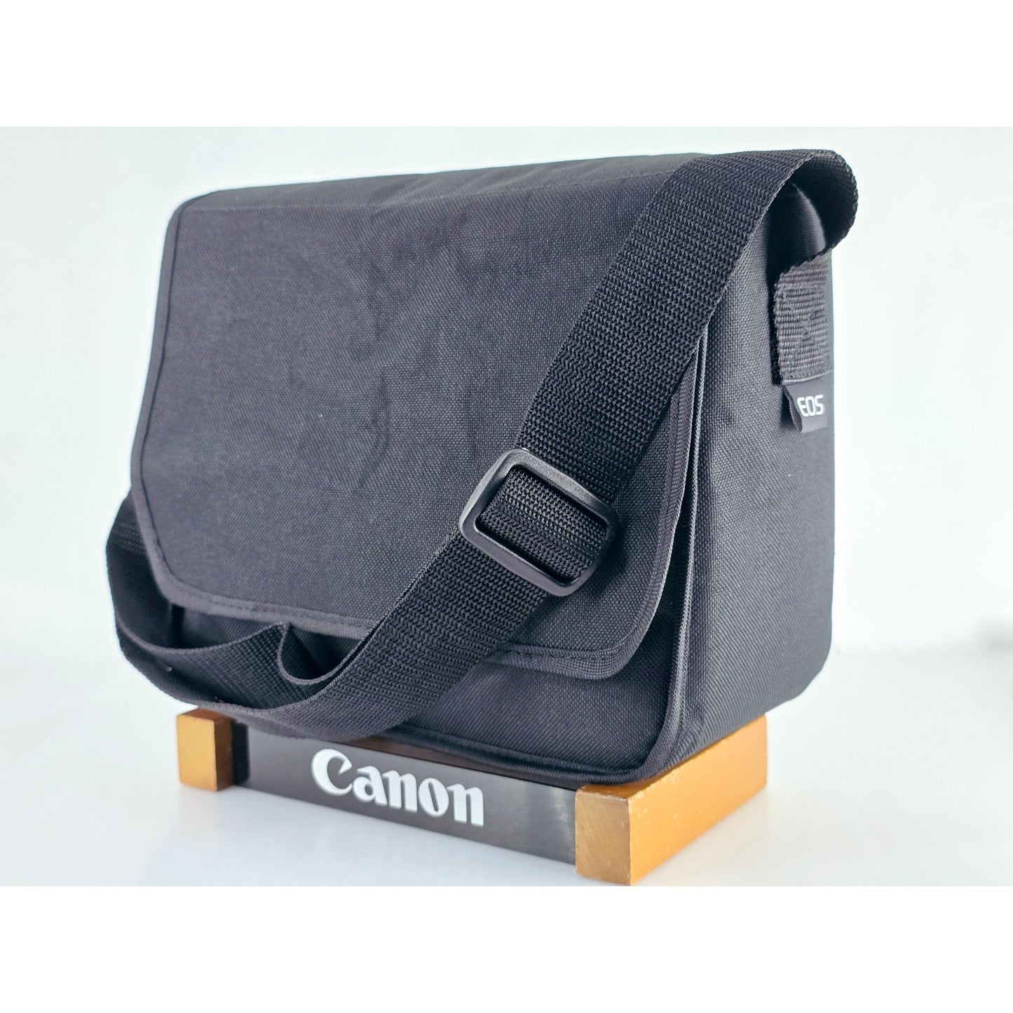 [Pre-owned] Canon EOS Camera Lens Shoulder Bag Genuine Black — Near MINT — Japan #3863
