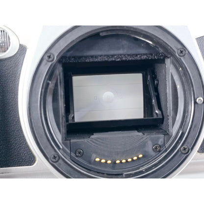 [Pre-owned] Canon EOS Kiss (Rebel XS/500) 35mm Film Camera Body Only — MINT — Japan #3887