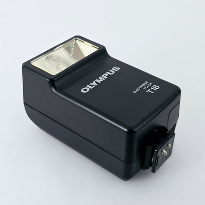 [Pre-owned] Olympus T18 Electronic Flash Unit for 35mm Film Camera — Mint — Japan #5517