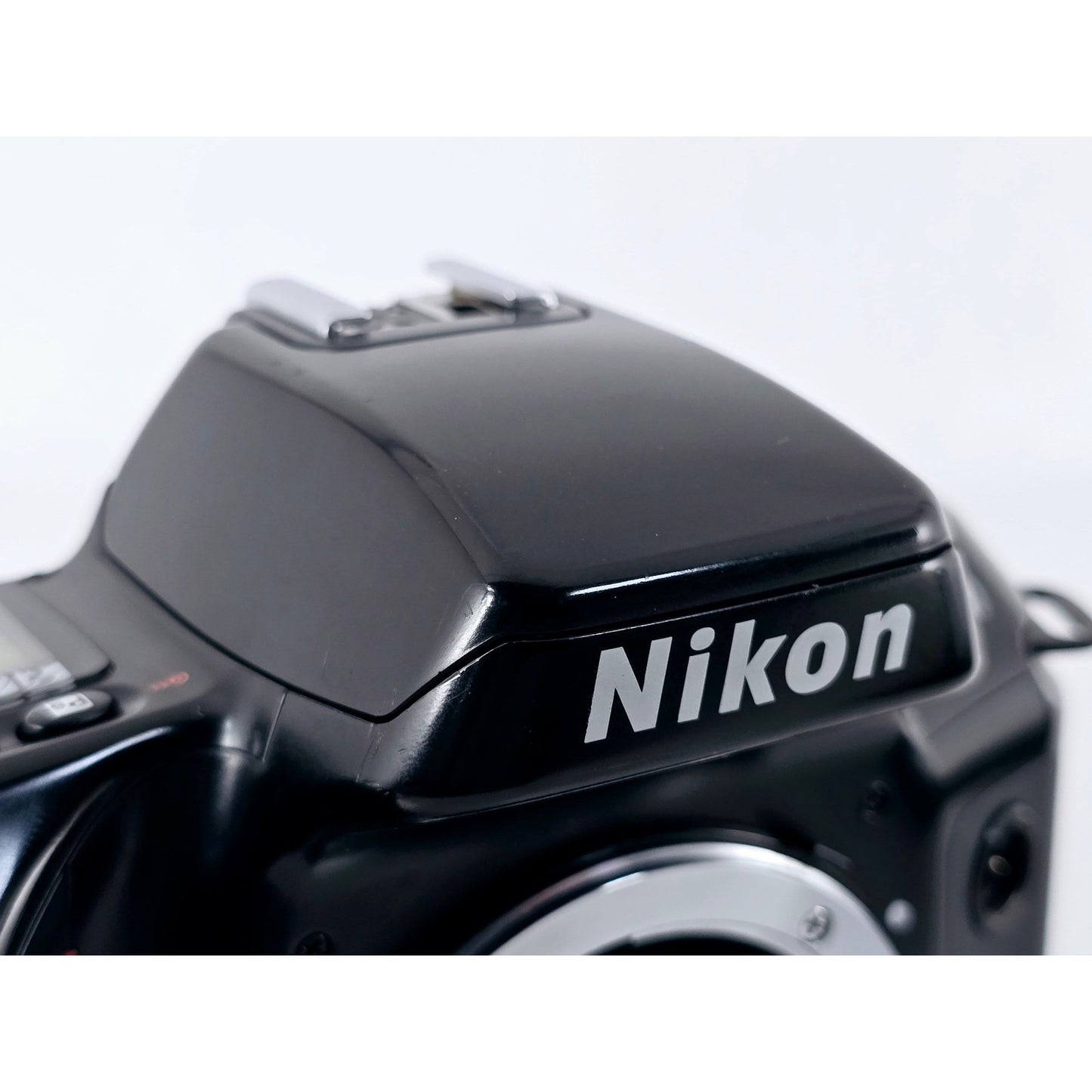 [Pre-owned] Nikon F70 AF 35mm Film SLR Camera Body — Near MINT — Japan #3671