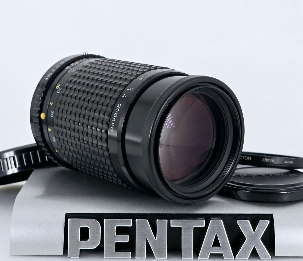 [Pre-owned] SMC Pentax-A 645 200mm f/4 Telephoto Lens for 645 N NII — Near Mint — Japan #5786