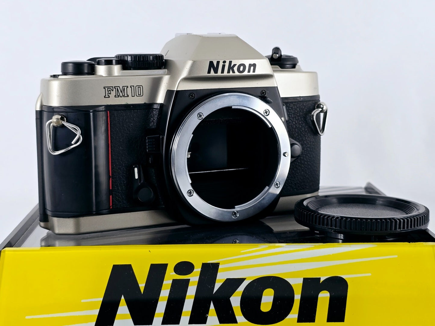 New Seal🌸[Near MINT] Nikon FM10 SLR 35mm Film Camera Body Only From Japan