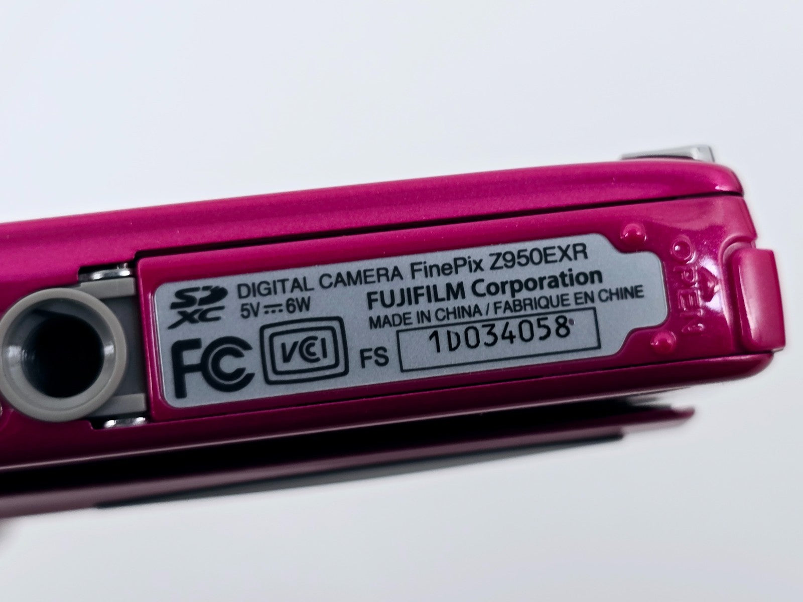 Pre-owned Fujifilm FinePix Z950EXR Pink 16.0MP Compact Digital