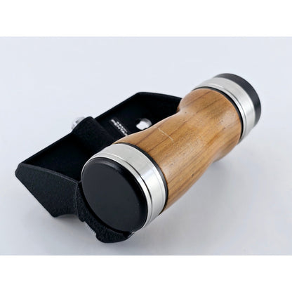 [Pre-owned] Asahi Pentax Hand Wood Grip w/ Hot Shoe for 67 67II 6x7 — Near MINT — Japan #3326