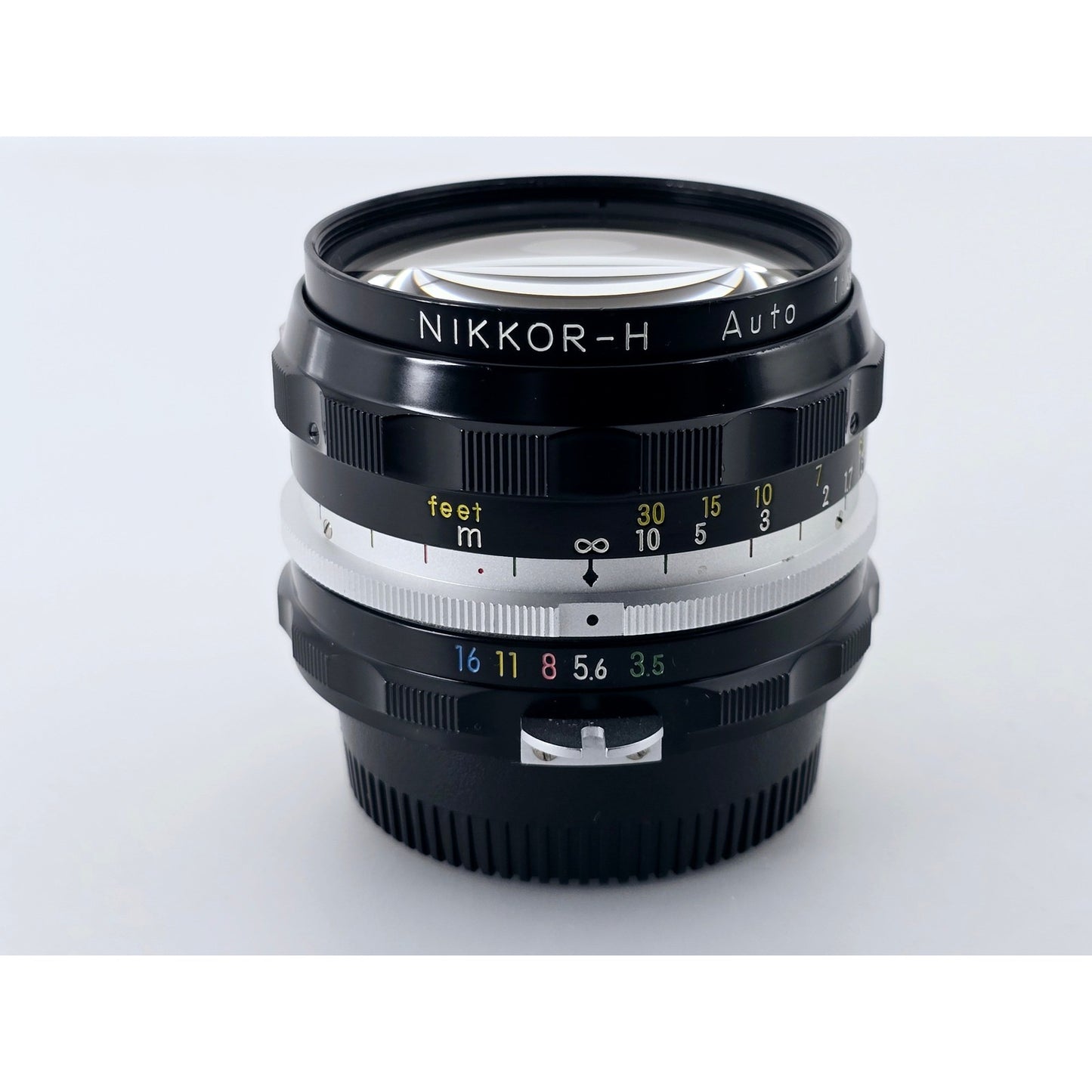 [Pre-owned] Nikon Non-Ai Nikkor-H Auto 28mm F3.5 Wide Angle MF Lens — Near MINT — Japan #4412