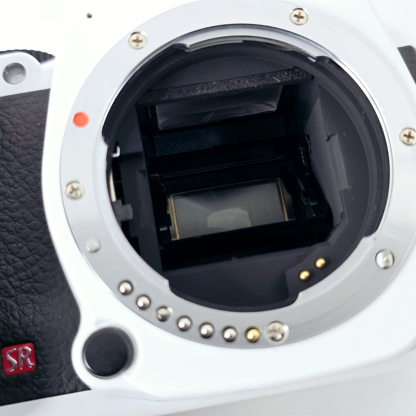 [Pre-owned] Pentax K-r White 12.4MP Digital SLR Camera Body — Near Mint — Japan #5529