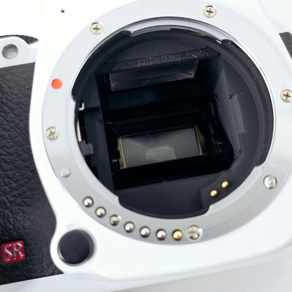 [Pre-owned] Pentax K-r White 12.4MP Digital SLR Camera Body — Near Mint — Japan #5529