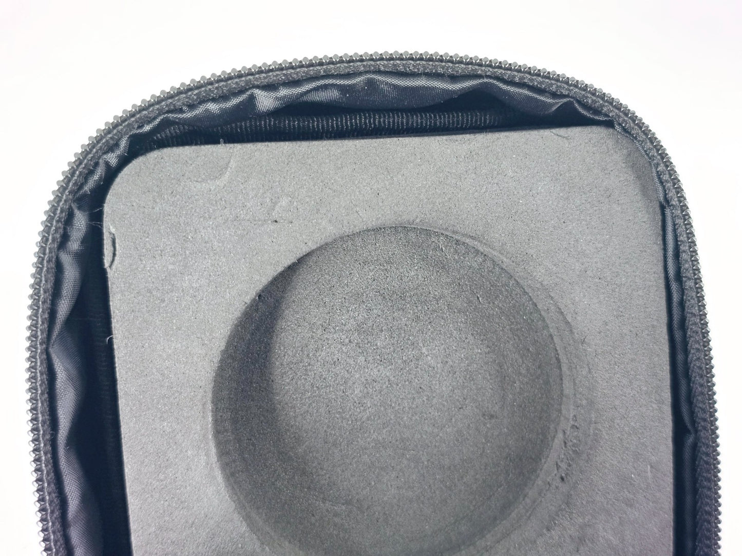 [Pre-owned] Sigma Hard Lens Case (4.3x3.9x5.9in) Vintage Protective Pouch — Mint — Japan #5072