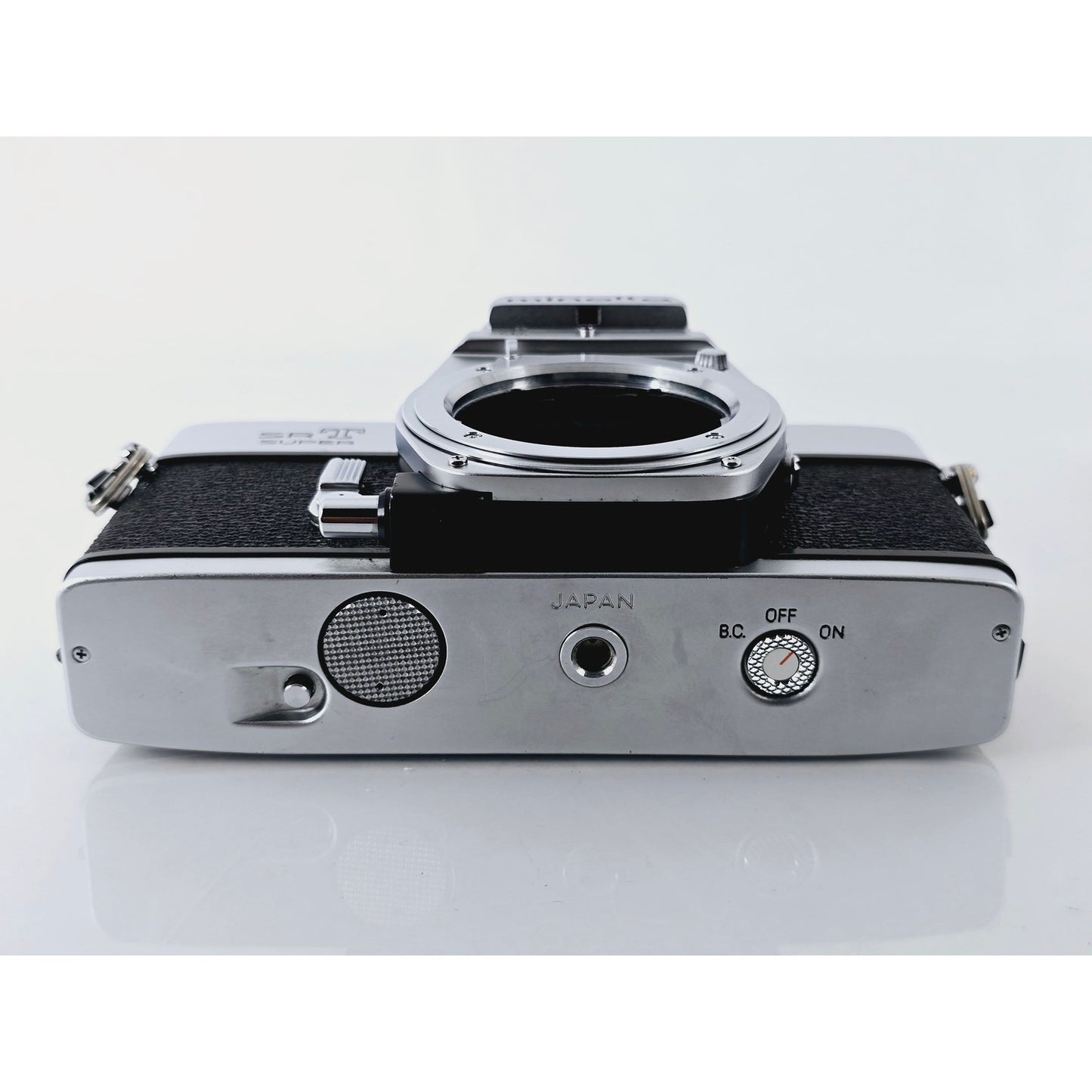 [Pre-owned] Minolta SRT Super Silver SLR 35mm Film Camera (Body Only) — Near MINT — Japan #2461