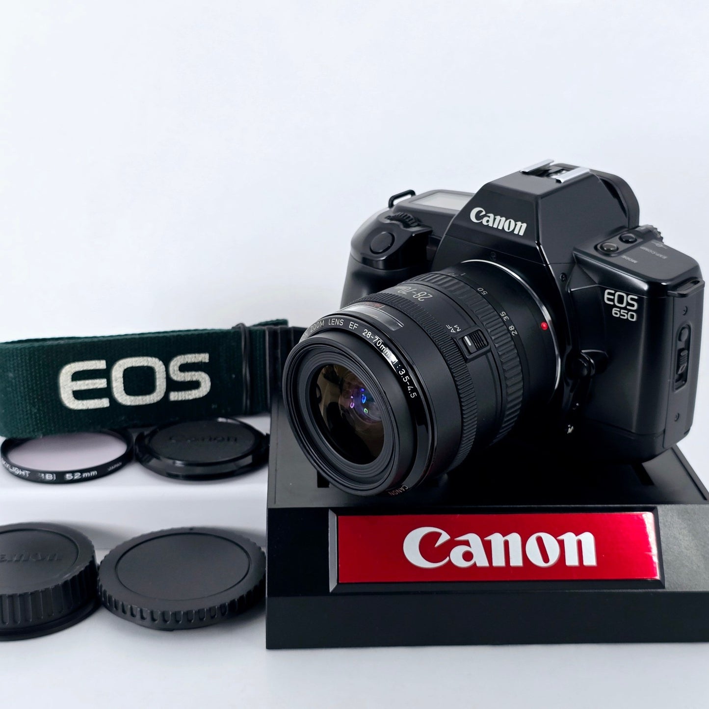 [Pre-owned] Canon EOS 650 35mm Film Camera with EF 28-70mm f/3.5-4.5 AF Lens — Near MINT — Japan #4183