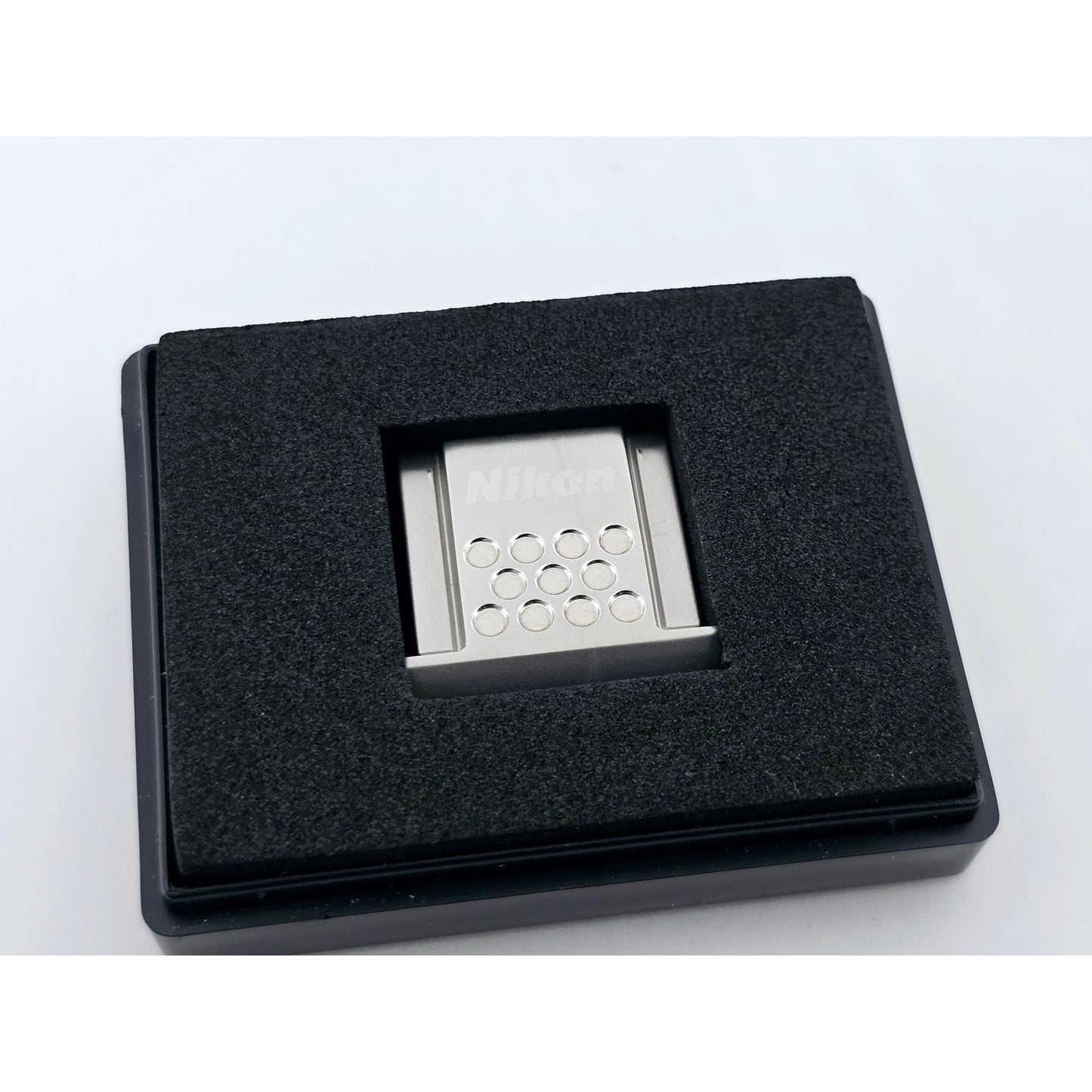 [Pre-owned] Nikon ASC-01 Accessory Shoe Cover Silver — Unused — Japan #5122