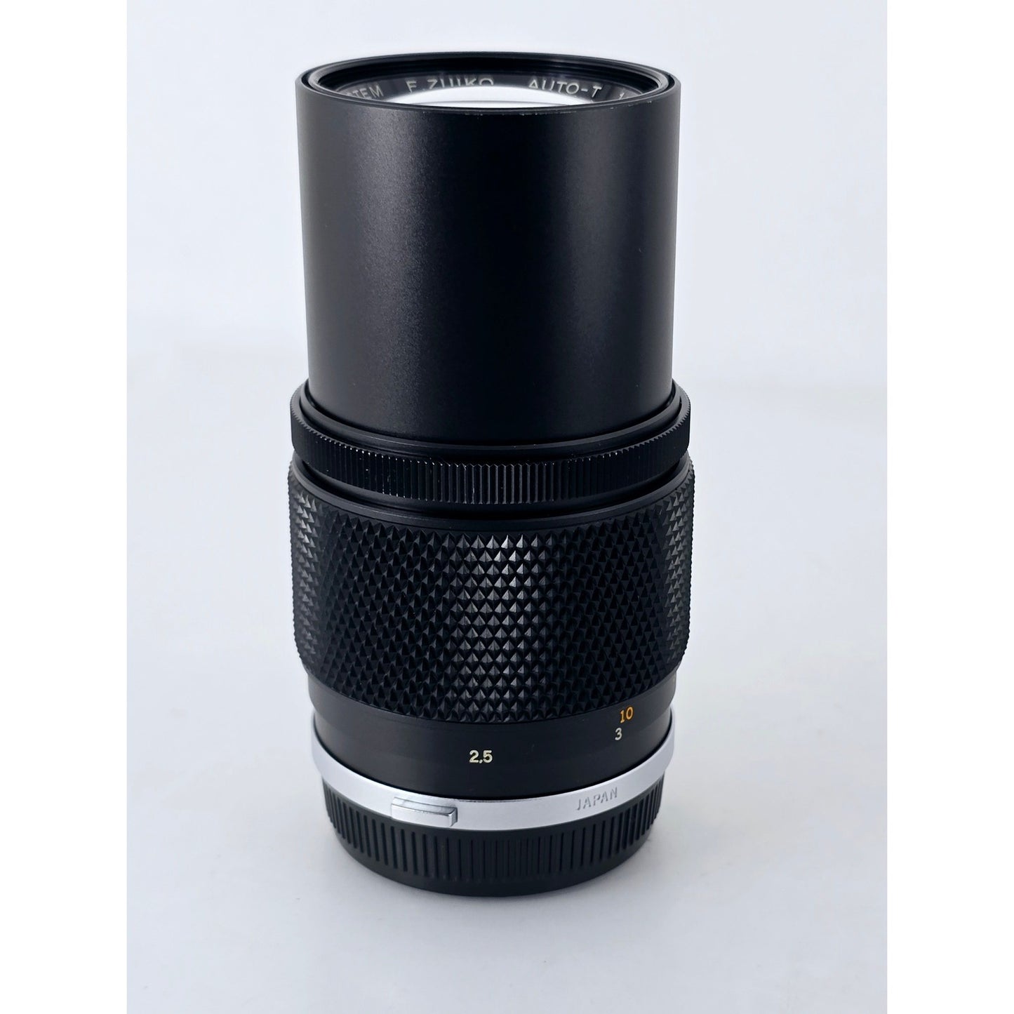[Pre-owned] Olympus F.Zuiko Auto-T 200mm F5 MF Telephoto Lens — Near MINT+++ — Japan #4362