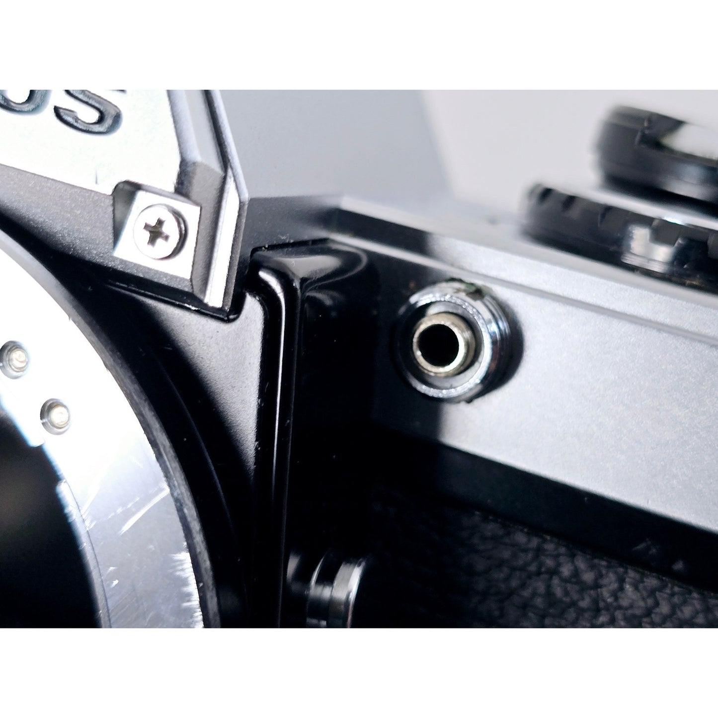 [Pre-owned] Olympus OM10 SLR 35mm Film Camera (Body Only) — Near MINT — Japan #4953