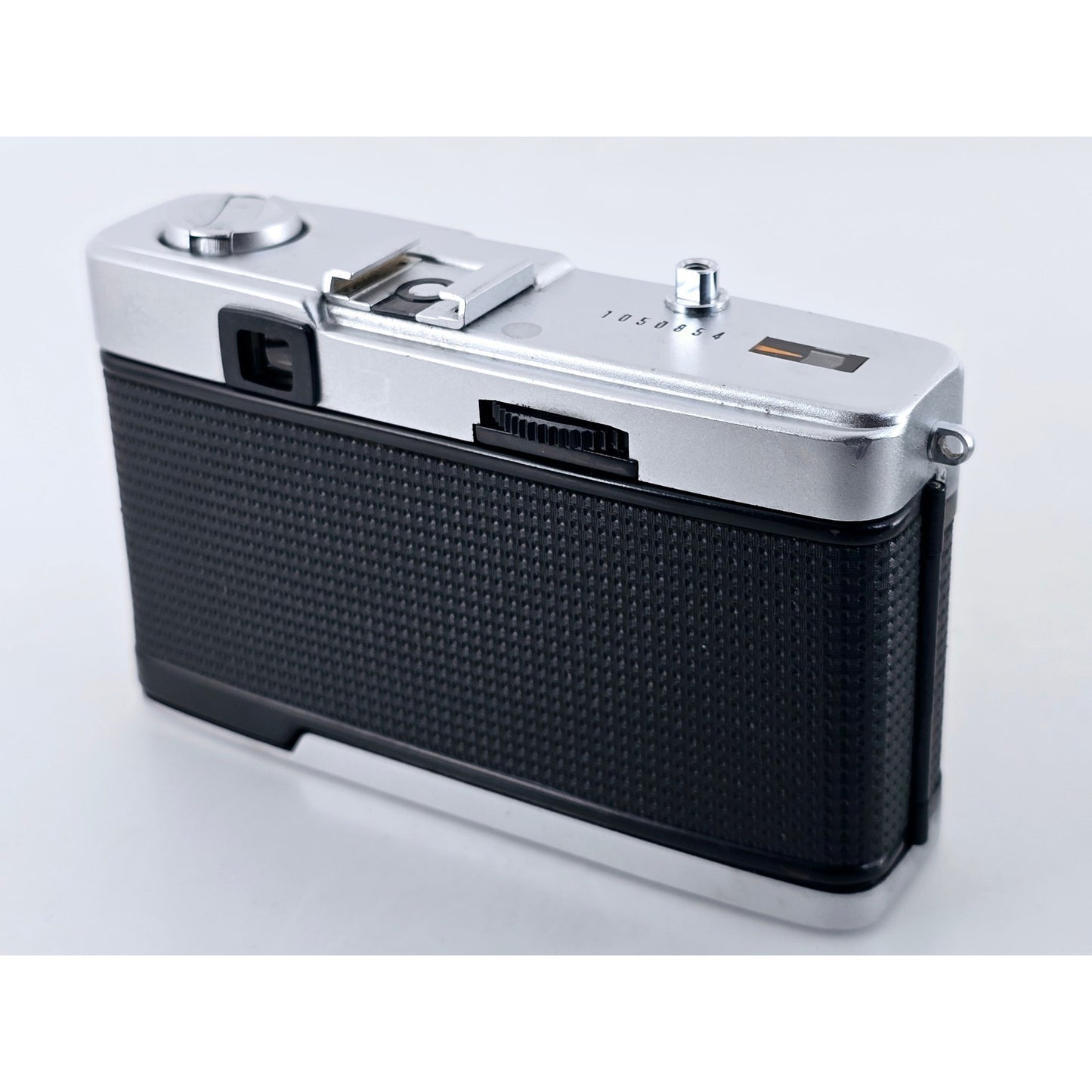 [Pre-owned] Olympus Trip 35 Point & Shoot 35mm Film Camera — Near MINT — Japan #3179