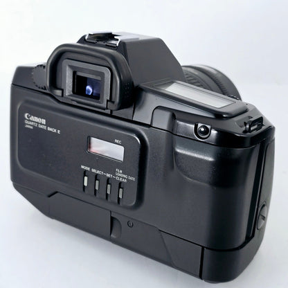 [Pre-owned] Canon EOS 650 35mm Film Camera with EF 28-70mm f/3.5-4.5 AF Lens — Near MINT — Japan #4183