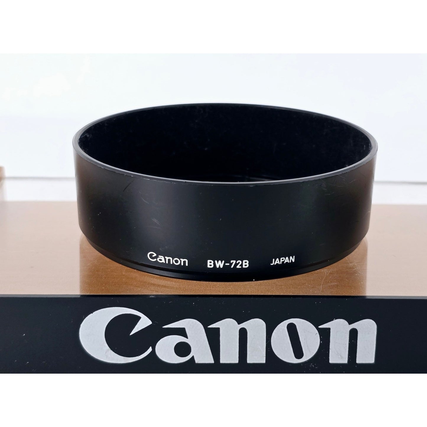 [Pre-owned] Canon BW-72B Plastic Lens Hood for FD 35-105mm F3.5 — Near MINT — Japan #4774