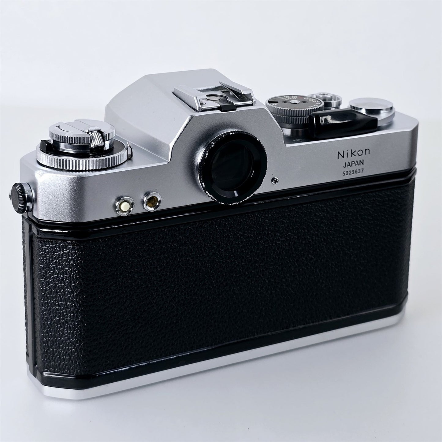 [Pre-owned] Nikon Nikomat EL 35mm SLR Film Camera Body — Near Mint — Japan #5255