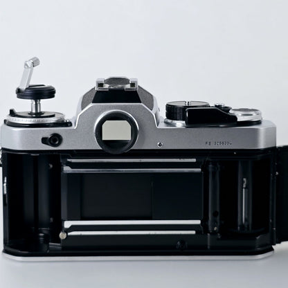 [Pre-owned] Nikon FE SLR 35mm Film Camera Body Only Silver — Near Mint — Japan #5623