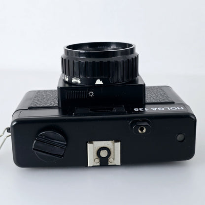 [Pre-owned] Holga 135 35mm Point & Shoot Film Camera Black — Mint — Japan #5466