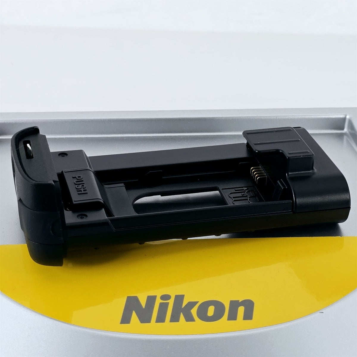 [Pre-owned] Nikon MS-D12 Battery Holder Tray for AA Battery (MB-D12) — Top Mint — Japan #5637