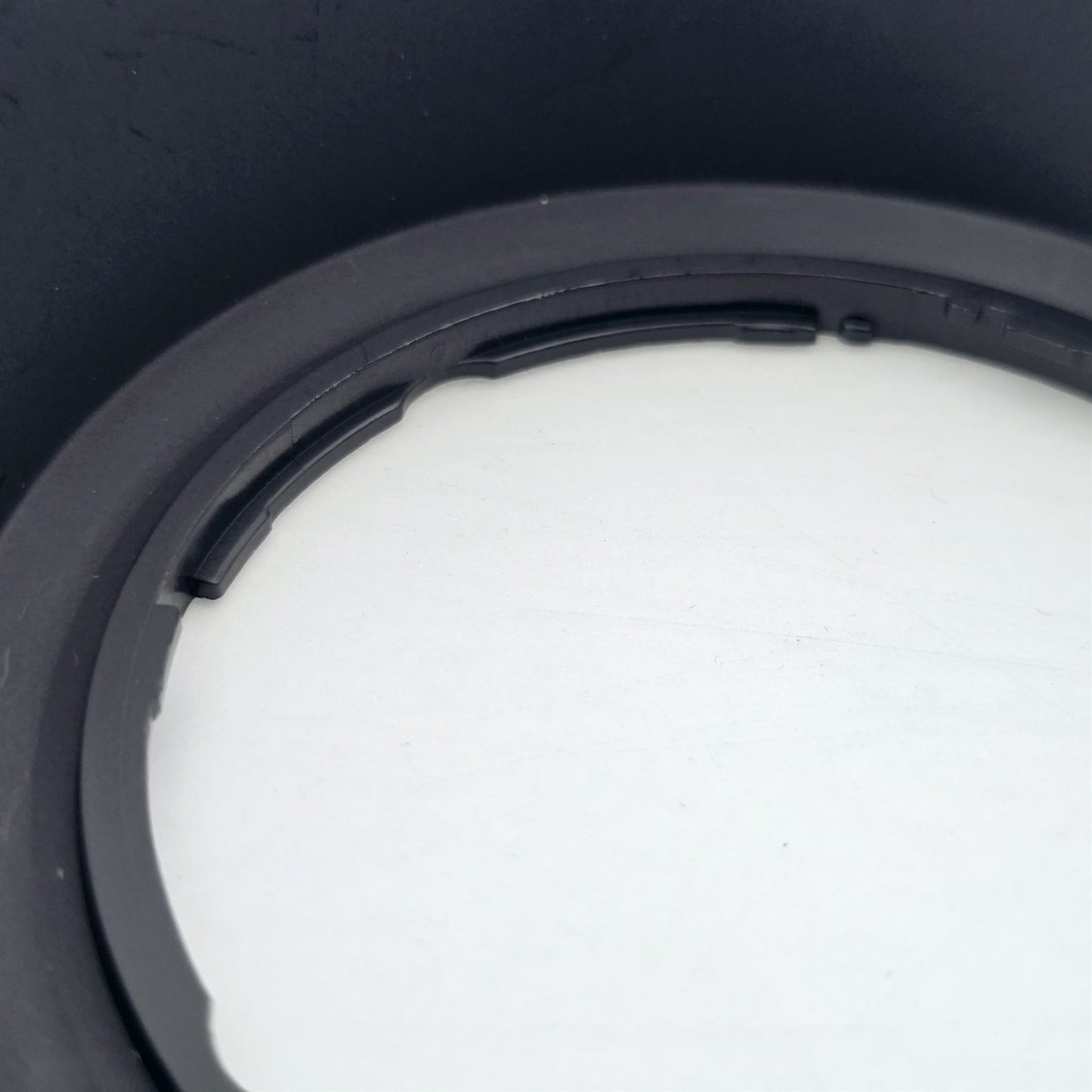 [Pre-owned] Nikon HB-18 Bayonet Lens Hood for AF 28-105mm f/3.5-4.5D — Near Mint — Japan #5378