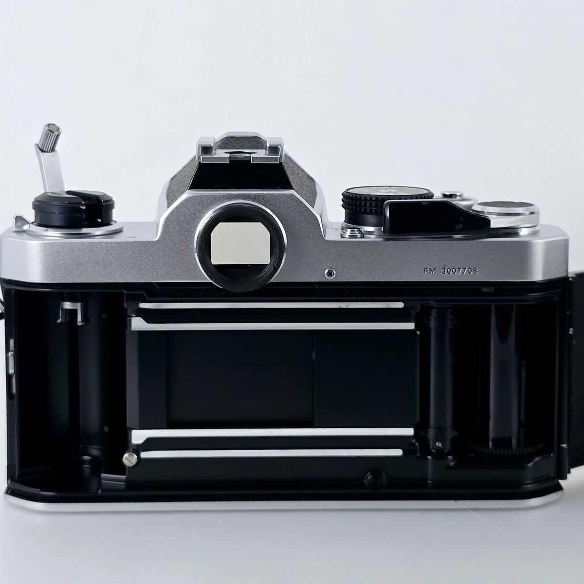 [Pre-owned] Nikon FM SLR 35mm Film Camera Body Only — Near Mint+++ — Japan #5655