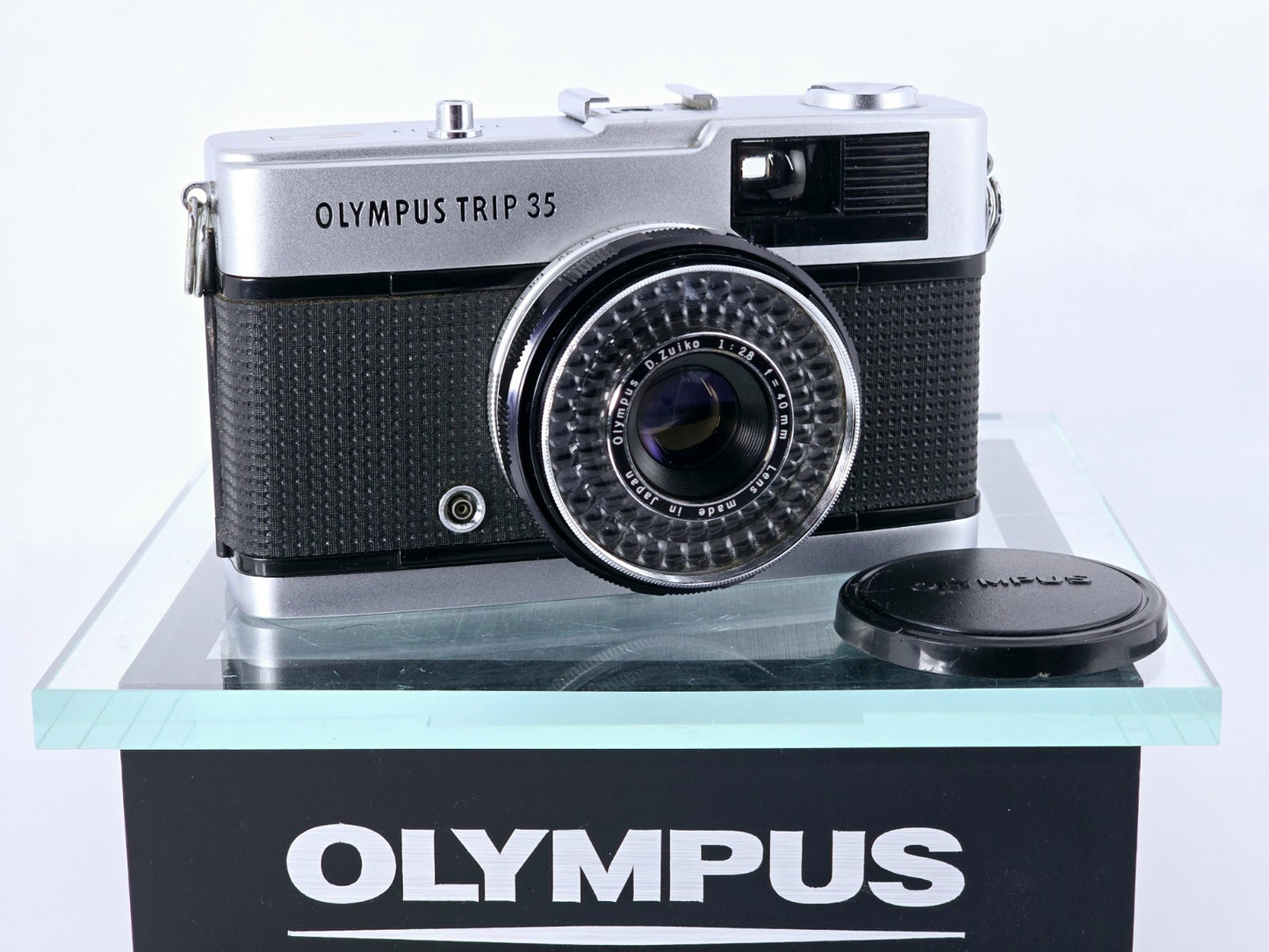 Red Flag OK🌸[Near MINT] Olympus Trip 35 Point & Shoot 35mm Film Camera Japan