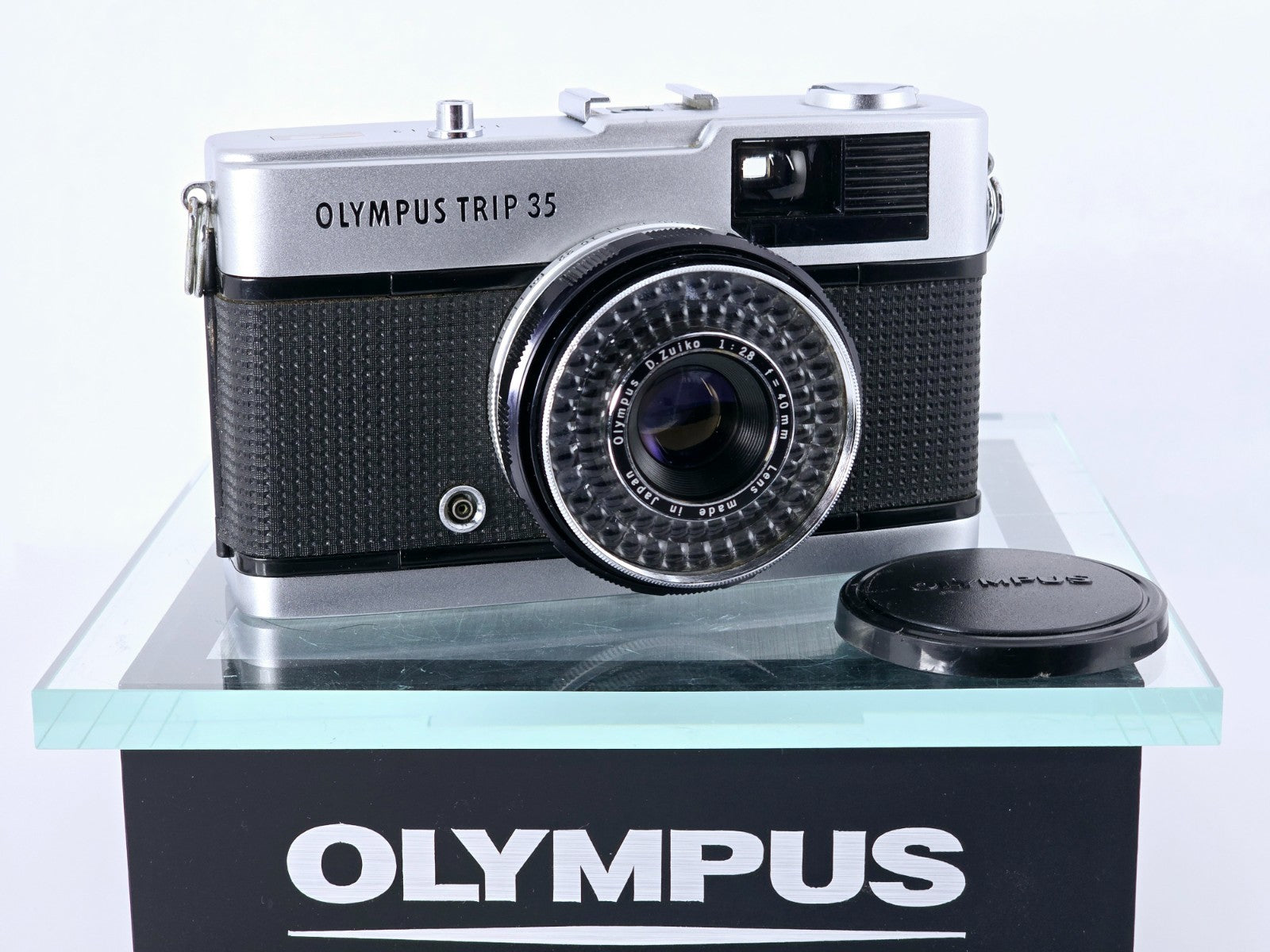 Red Flag OK🌸[Near MINT] Olympus Trip 35 Point & Shoot 35mm Film Camera Japan
